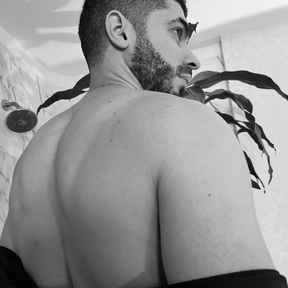 axelthompson_ from stripchat