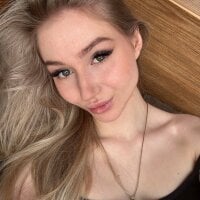 MoonlitCrystalia's webcam live show