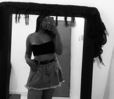 hotbrunette1_xc from stripchat