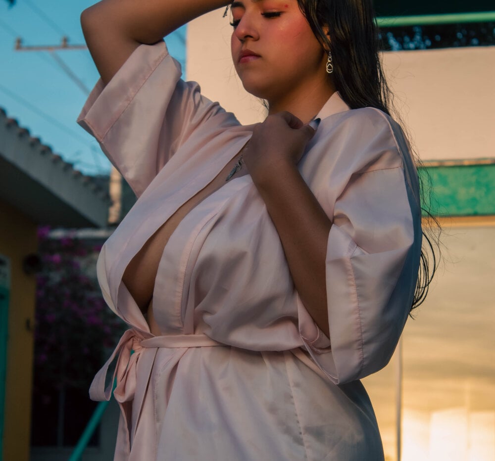 Cataleya_lein profile