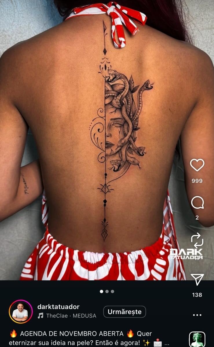 stripchat carolinait webcam profile pic via coupleslivesex.com