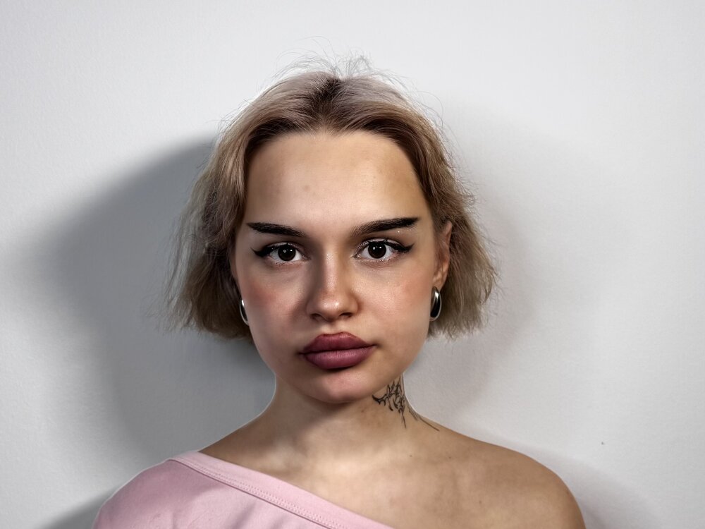 BeatrixCoupe's most recent online preview