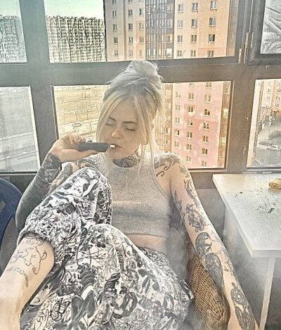 Victoria_Raccoon - blondes