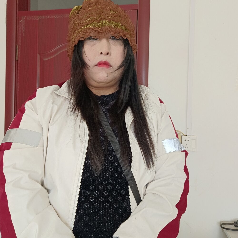 pornos.live hoogmm livesex profile in ch cams