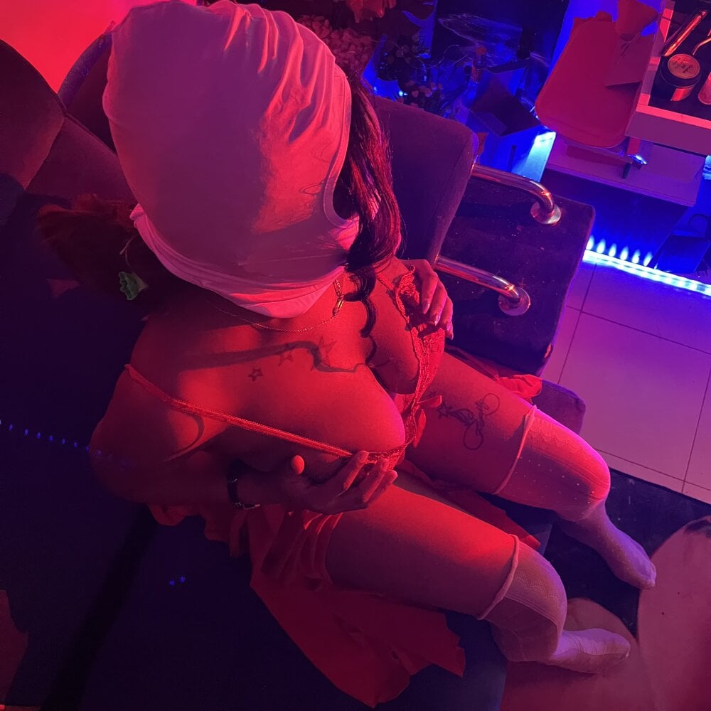 Watch  SAD_ORCHID live on StripChat