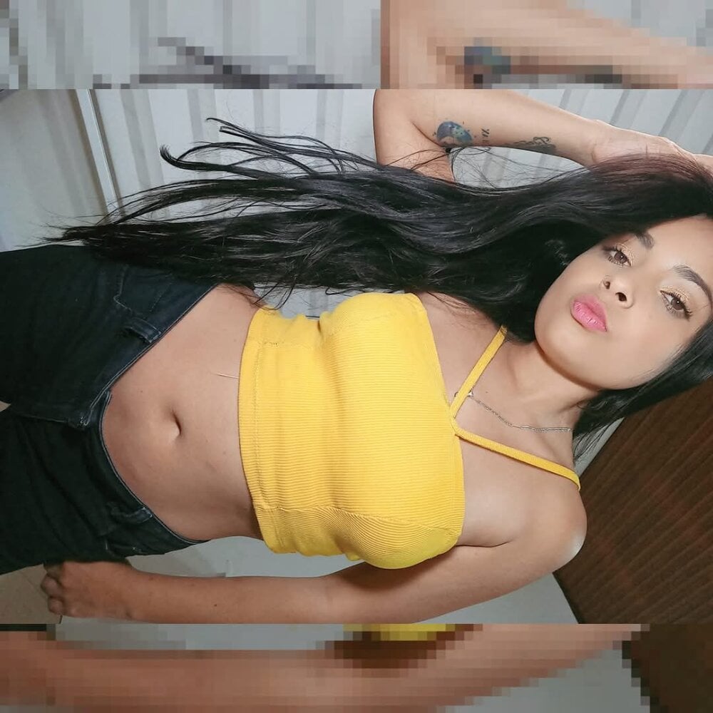 sexcams-joy.com odette_b livesex profile in maybe-i-was-in-your-dream cams