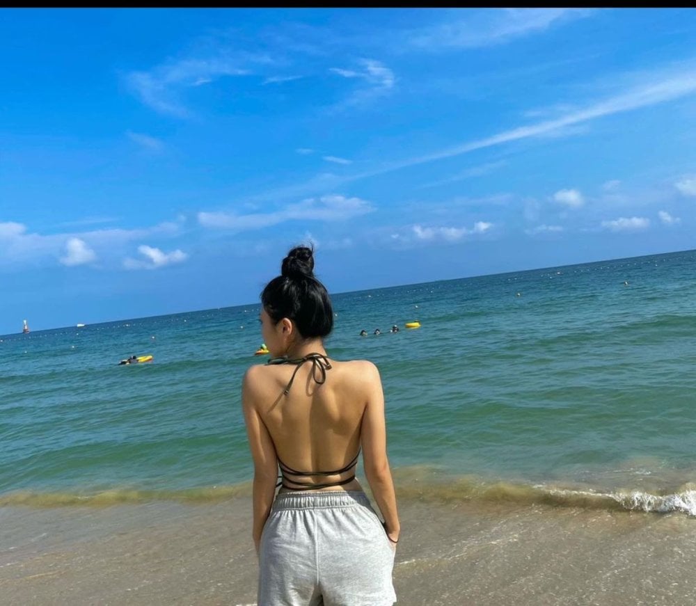 Live sex webcam photo for Emi_Lady_ #289433012