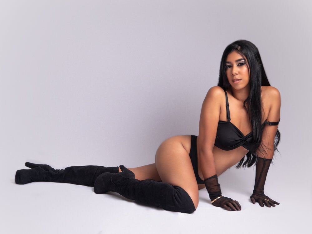 AnaGonzalez_'s chat room