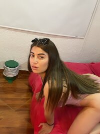 emily_cloe_'s Offline XXX Chat