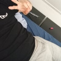 mocroboy25's webcam live show