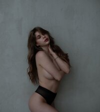 Milana-gentle's Offline XXX Chat