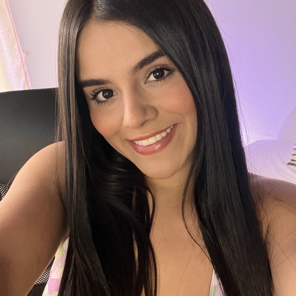 Live sex webcam photo for AmelieSmiths #289934562