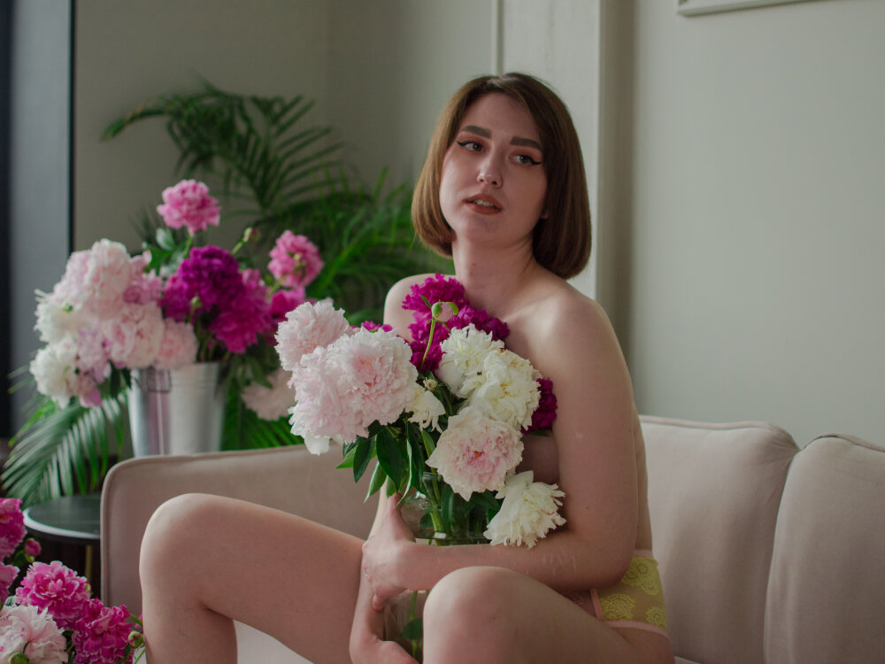 Alexa_Newman
