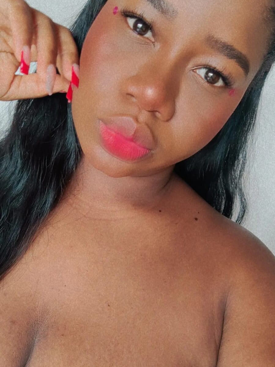 tanisha_bigboobs's chat room