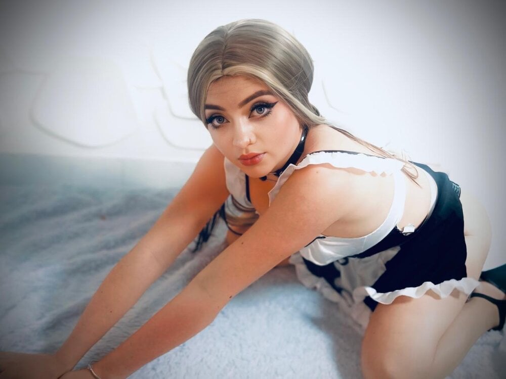 cheapadultsexcams.com lunaamonroe livesex profile in blond-hair cams