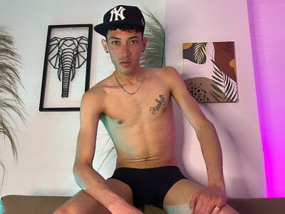 Ashton_Myers