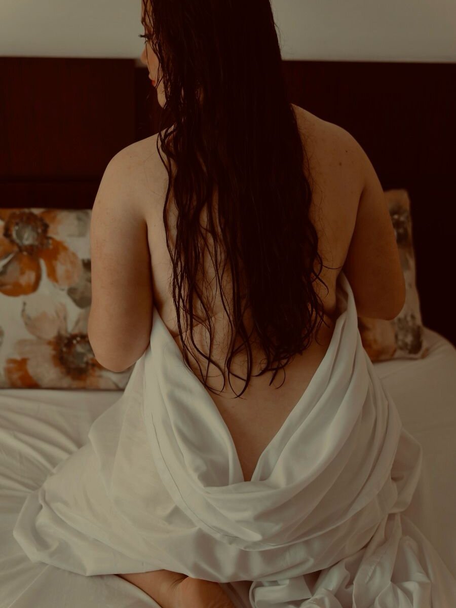 Live sex webcam photo for NikkiRous_ #289996610