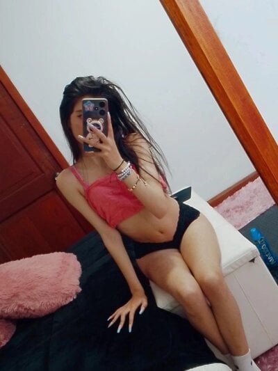 Sofi_Mora69 on StripChat