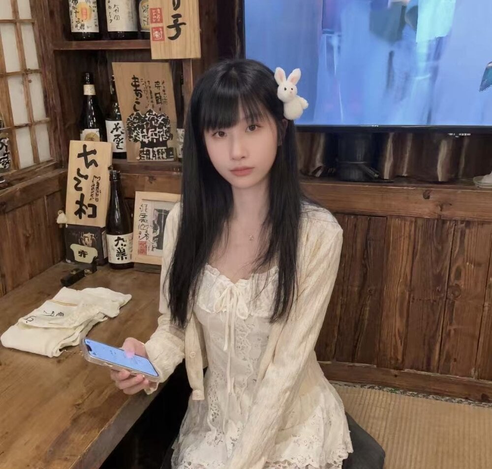 djjfhchshzbx264 webcam profile - Chinese