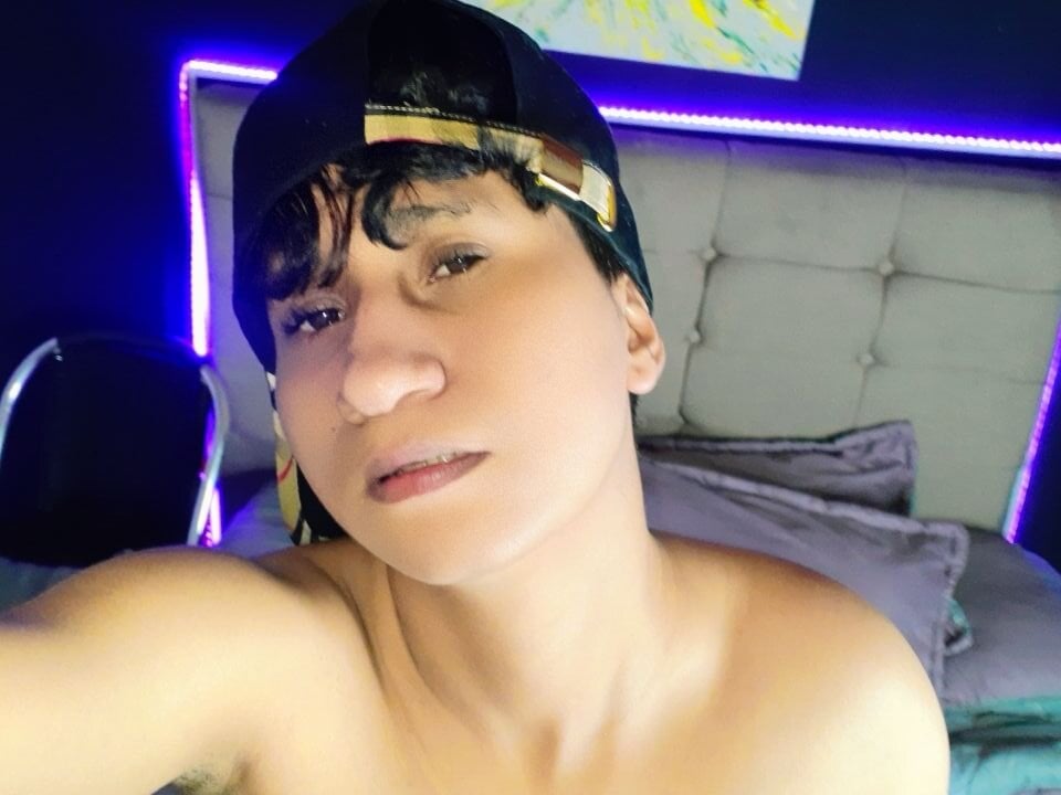 Im_Milan_Rs' Offline XXX Chat