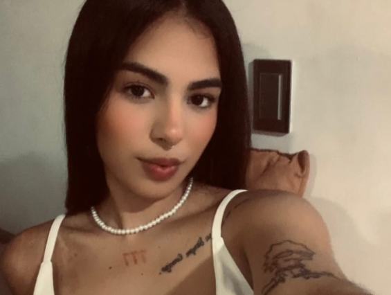 koralineevelvet webcam livesex profile on livesex.fan