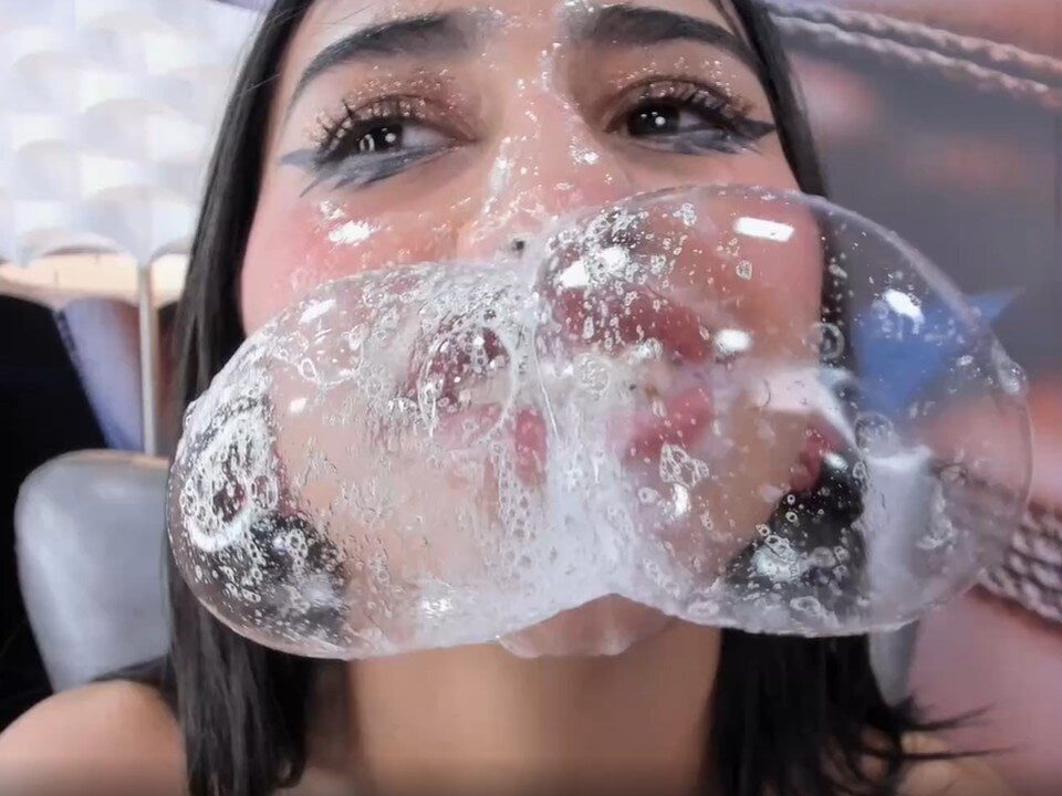 stripchat foxy__isabella webcam profile pic via livesexbbwcams.com