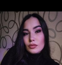 _Michelle_l's Offline Chat Room