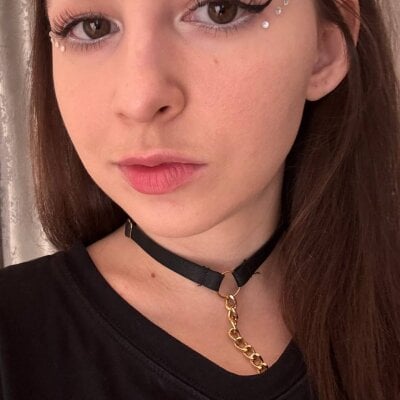 Ellaeternity on StripChat