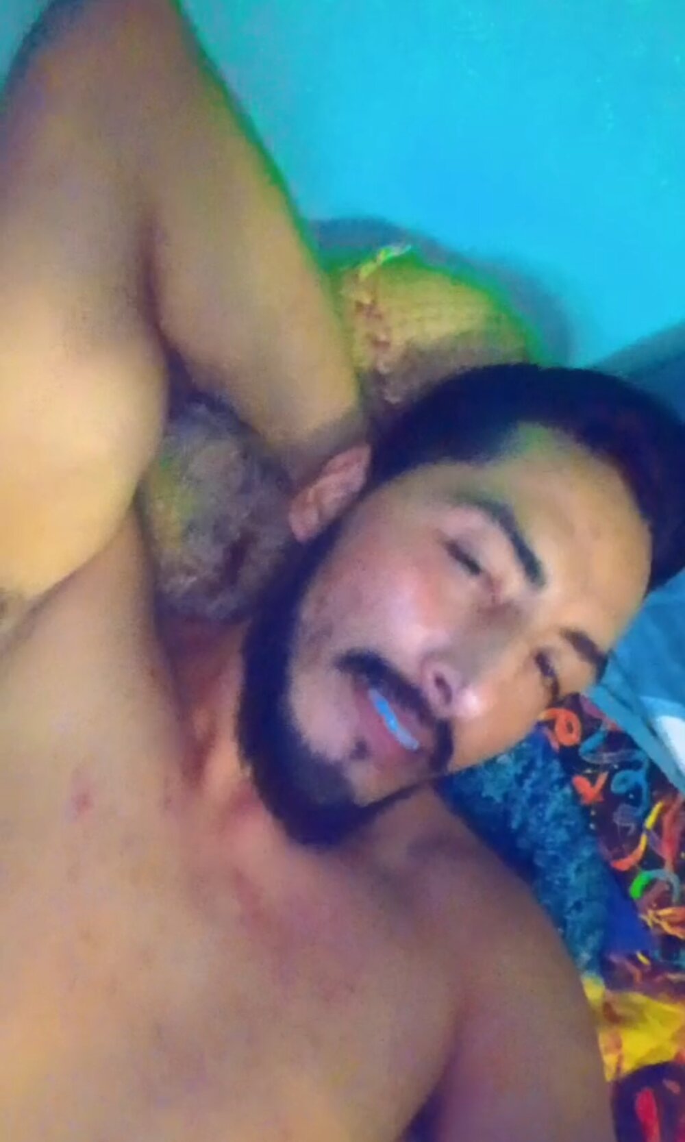 charlyver36 Chat XXX offline