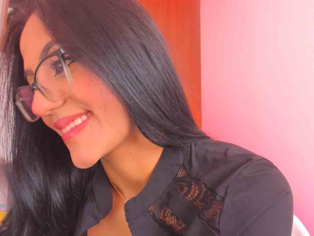 ema_rose24