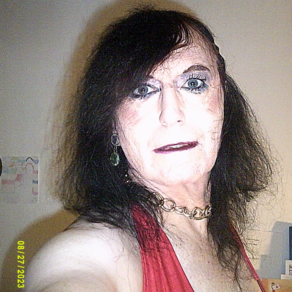 Live sex webcam photo for LianeDargueil #290043246