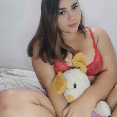 curvyandsexyy Live Cam and Profile on UnifiedCams