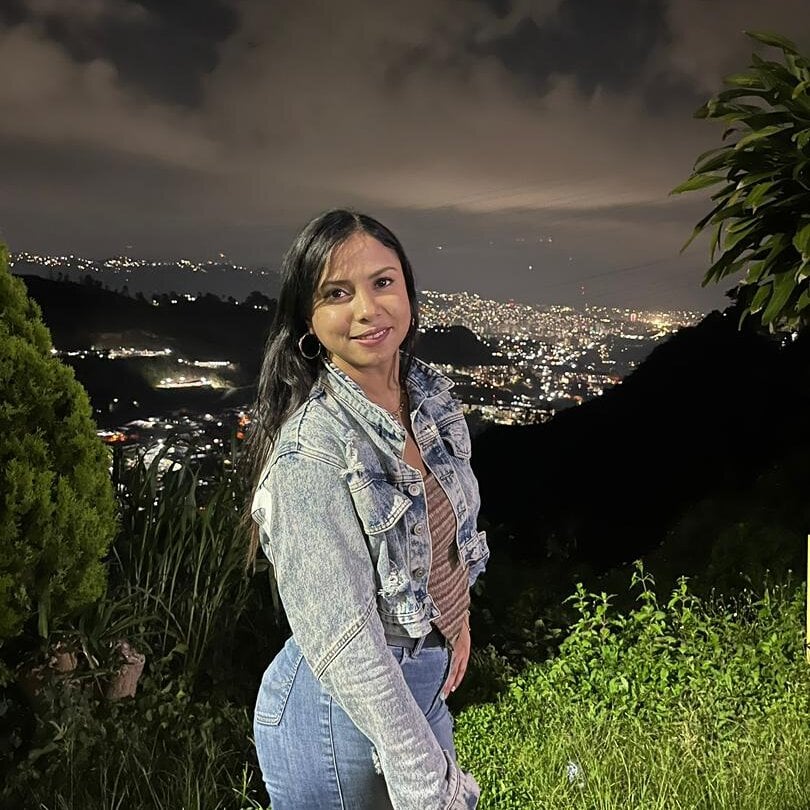 stripchat samantha_rousse28 webcam profile pic via glamcambabes.com