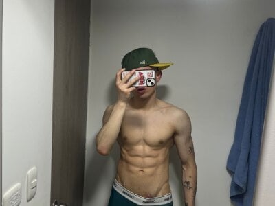 strongManLatino profile