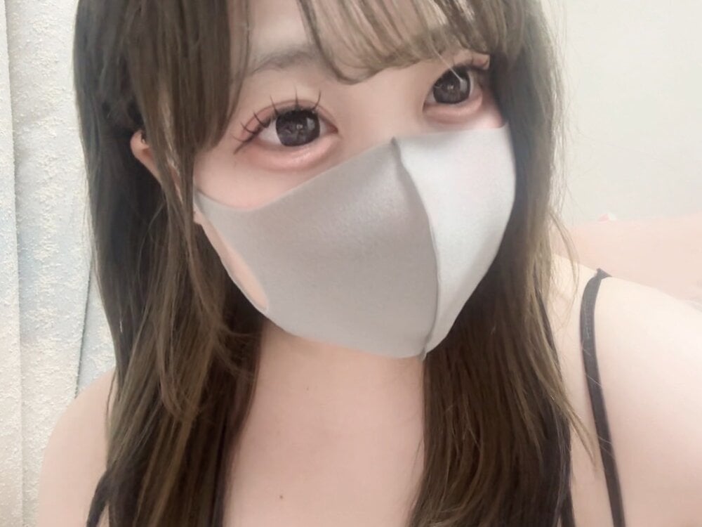 Chua-chan live cam model at StripChat