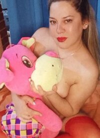 fatalfemmee's Offline Chat Room