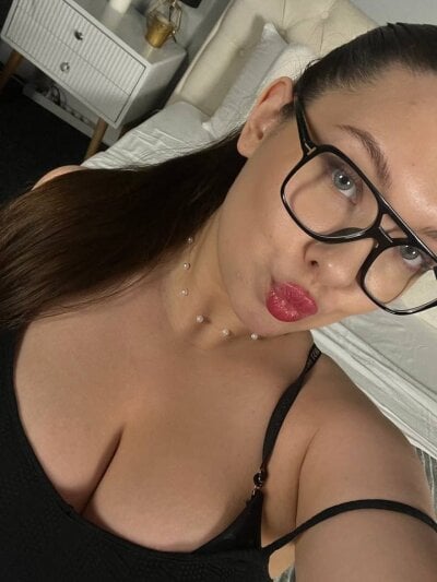 _hanna_johnsons_ Live Cam on StripChat and RICams