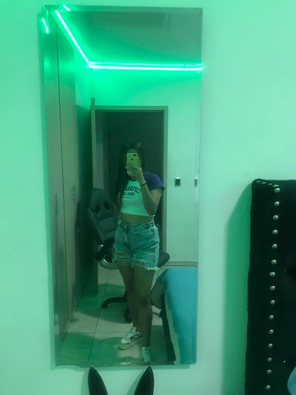 Azra_Husayni