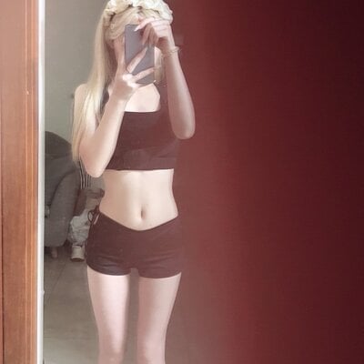 Longlong_xu Female Middlepricedprivatesasian Online Cam Strip