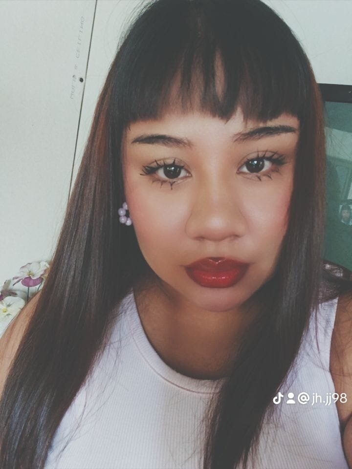Hot_Moni69