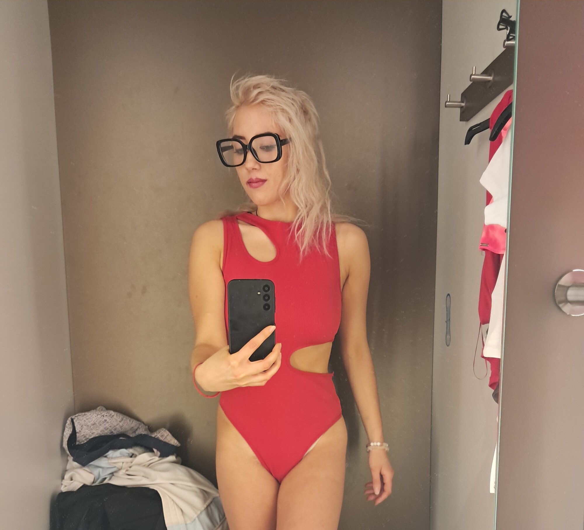 erotic__blondiee