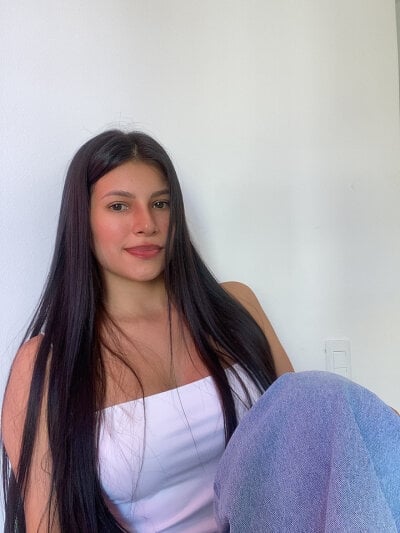 bunnycharm_xx from stripchat