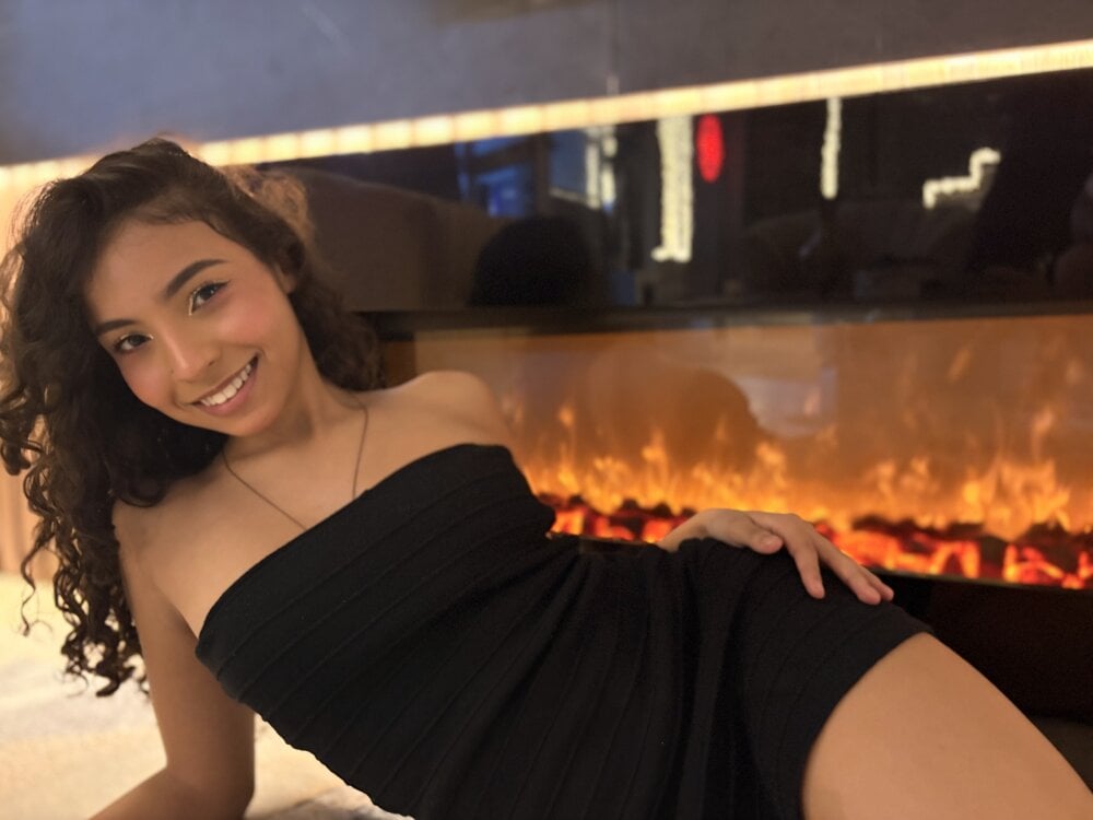 amateursex-livecam.com kaaory livesex profile in spanish cams