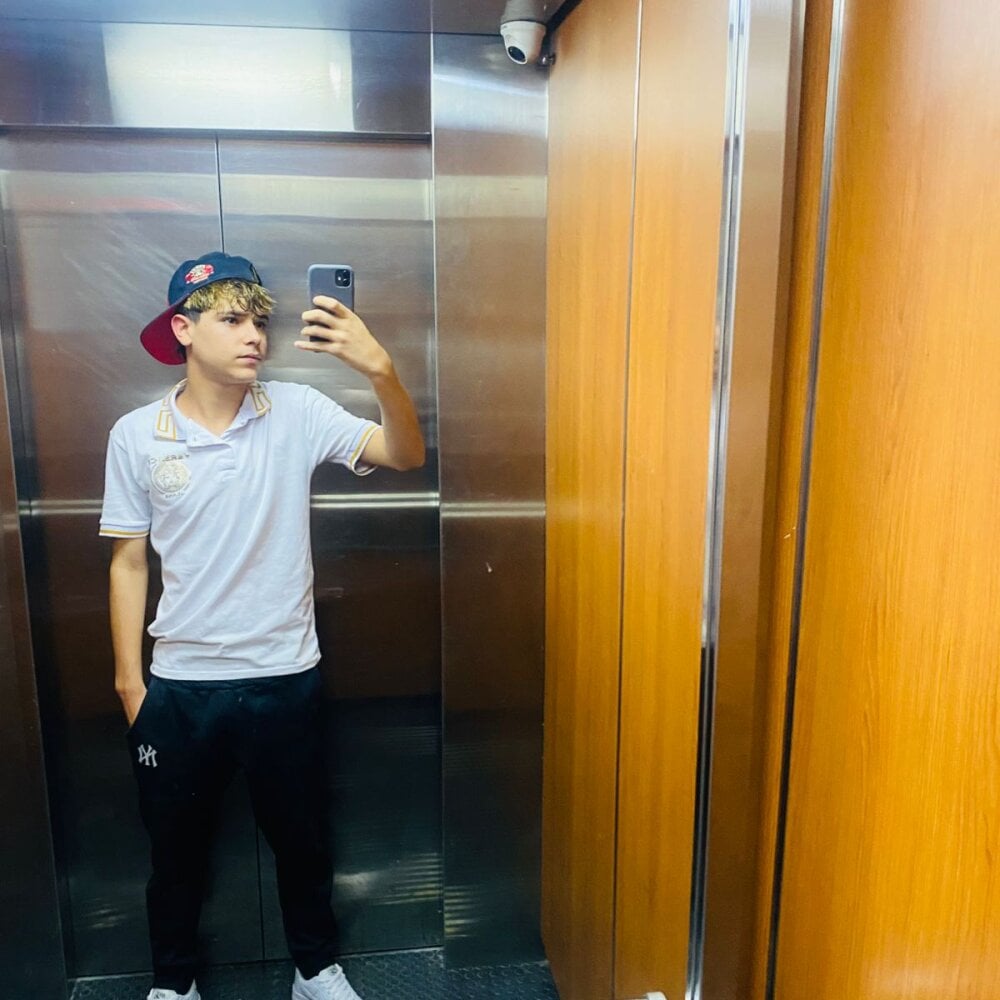 spicyboy_ from stripchat