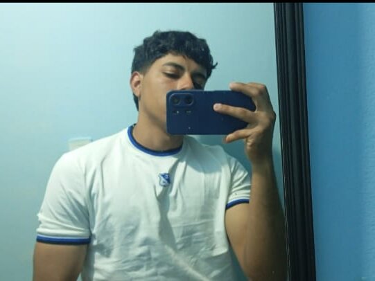 hotlatinboyxx_ profile