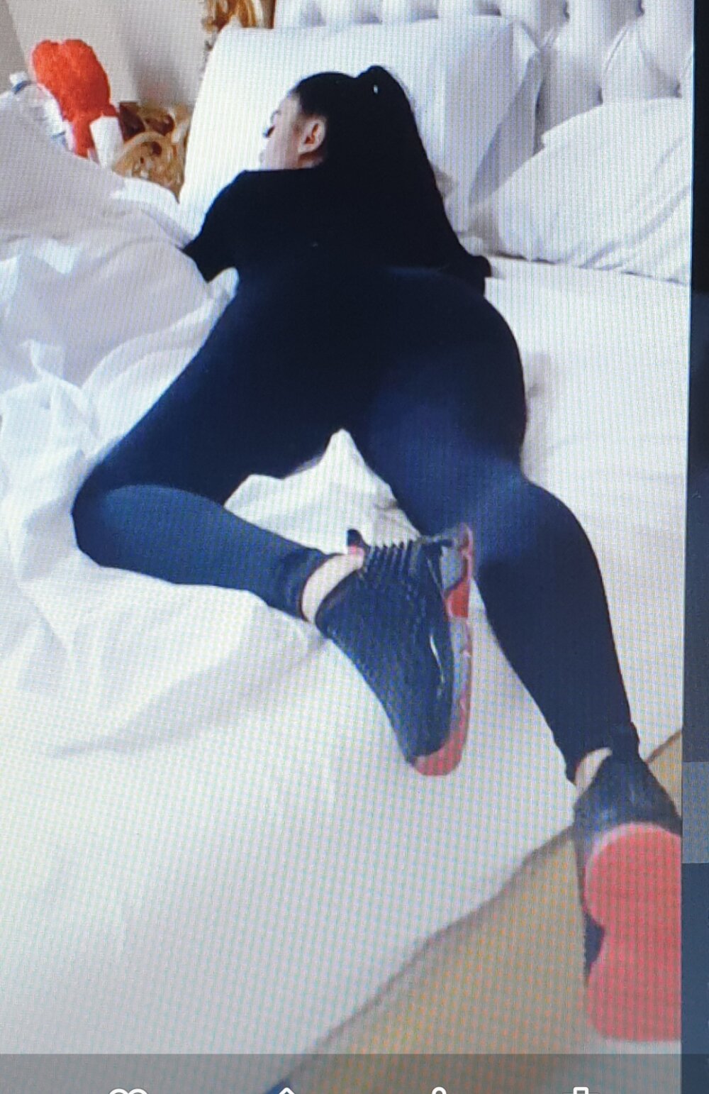 TZUNAMI1973's most recent online preview