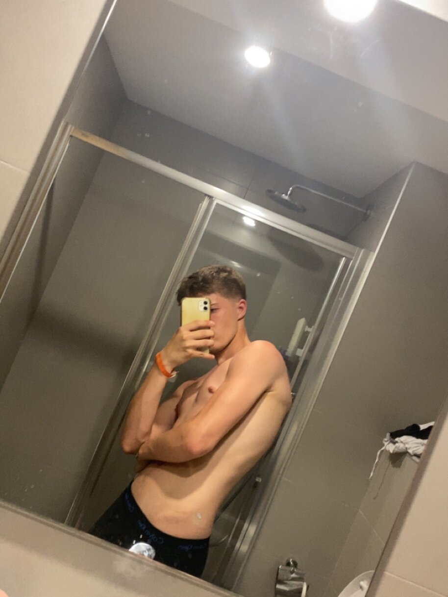 dickizzz32 profile