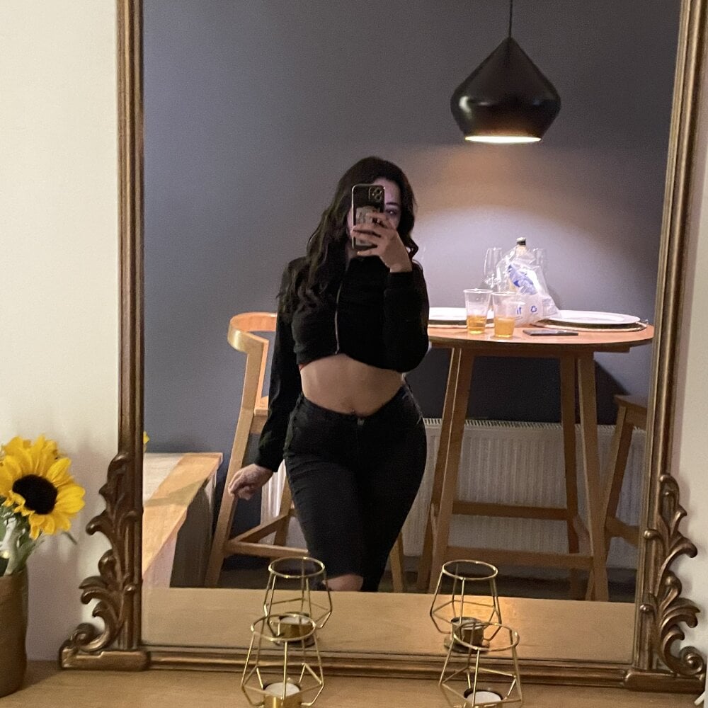 stripchat ctlnblls webcam profile pic via livesex.fan