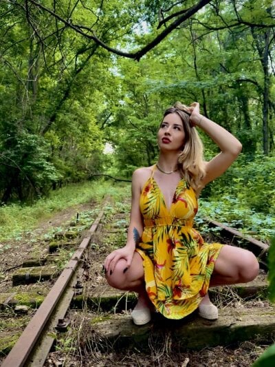 Livia777 - Stripchat Girl 