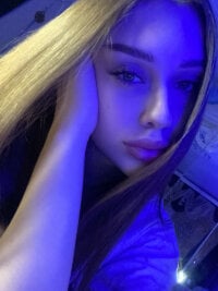 Malaya_u's Offline Chat Room